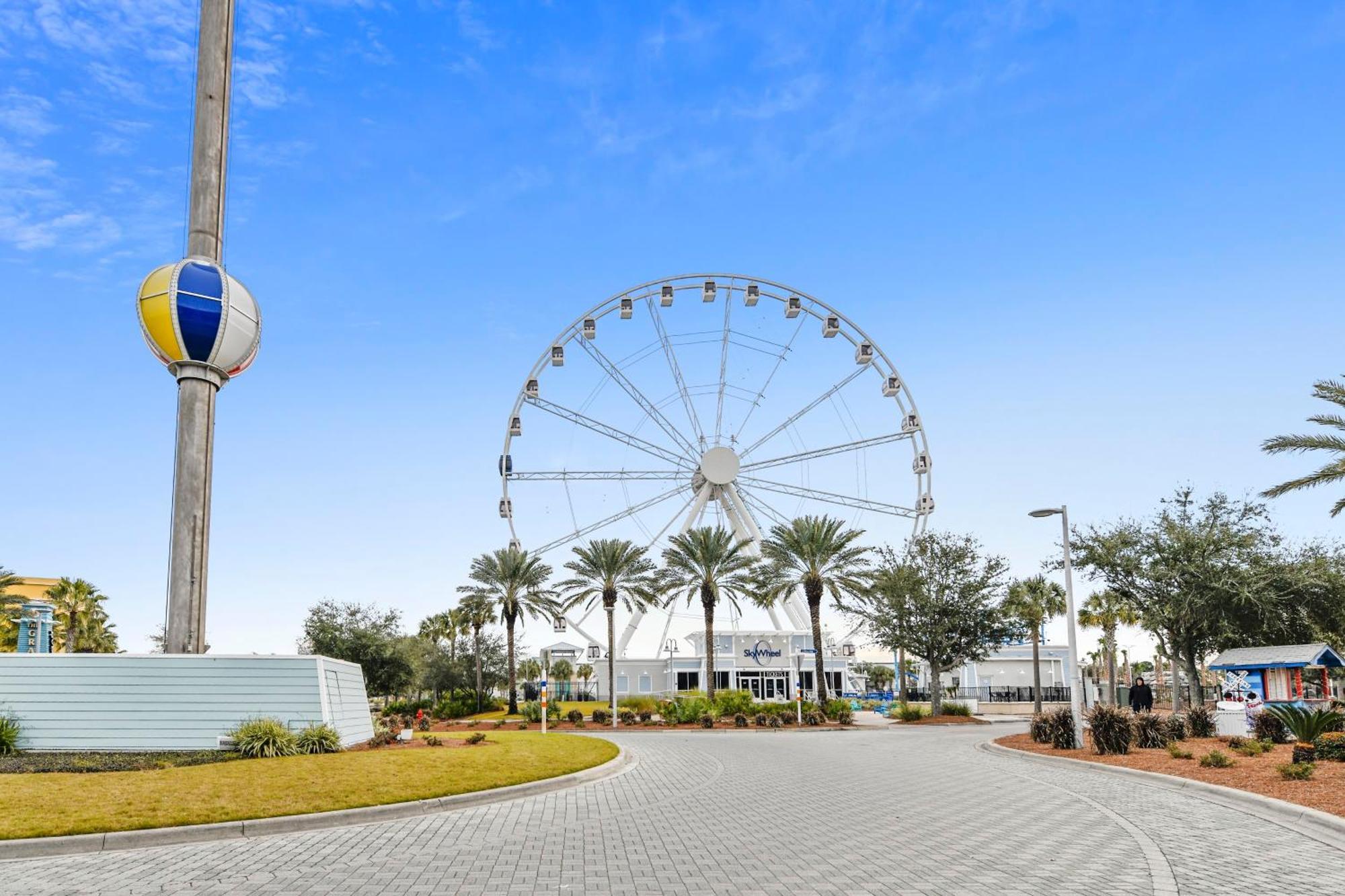 Twin Palms #1702 By Book That Apartment *